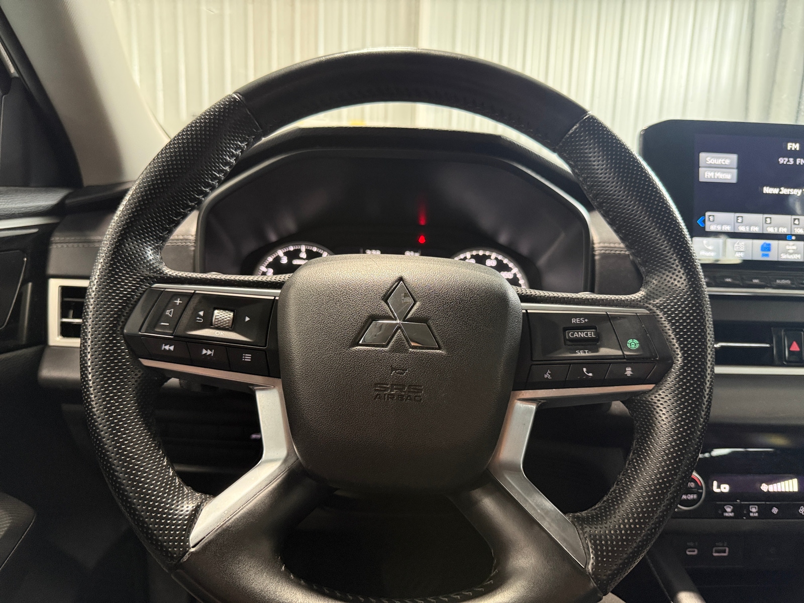 Thumbnail: 2024 Mitsubishi Outlander - 4