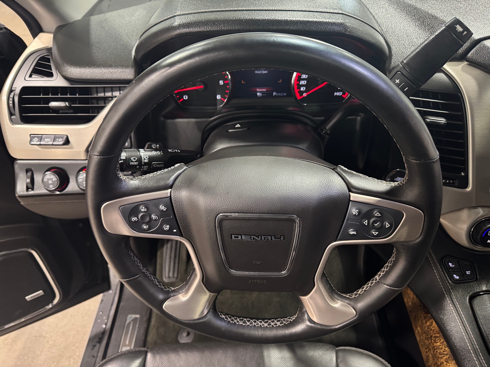 Thumbnail: 2015 GMC Yukon - 4