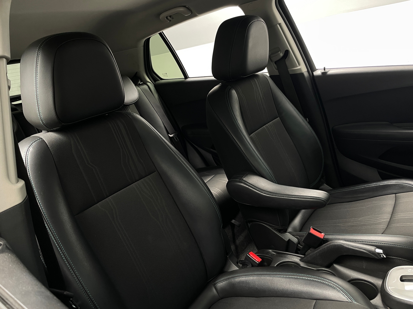 Thumbnail: 2016 Chevrolet Trax - 2