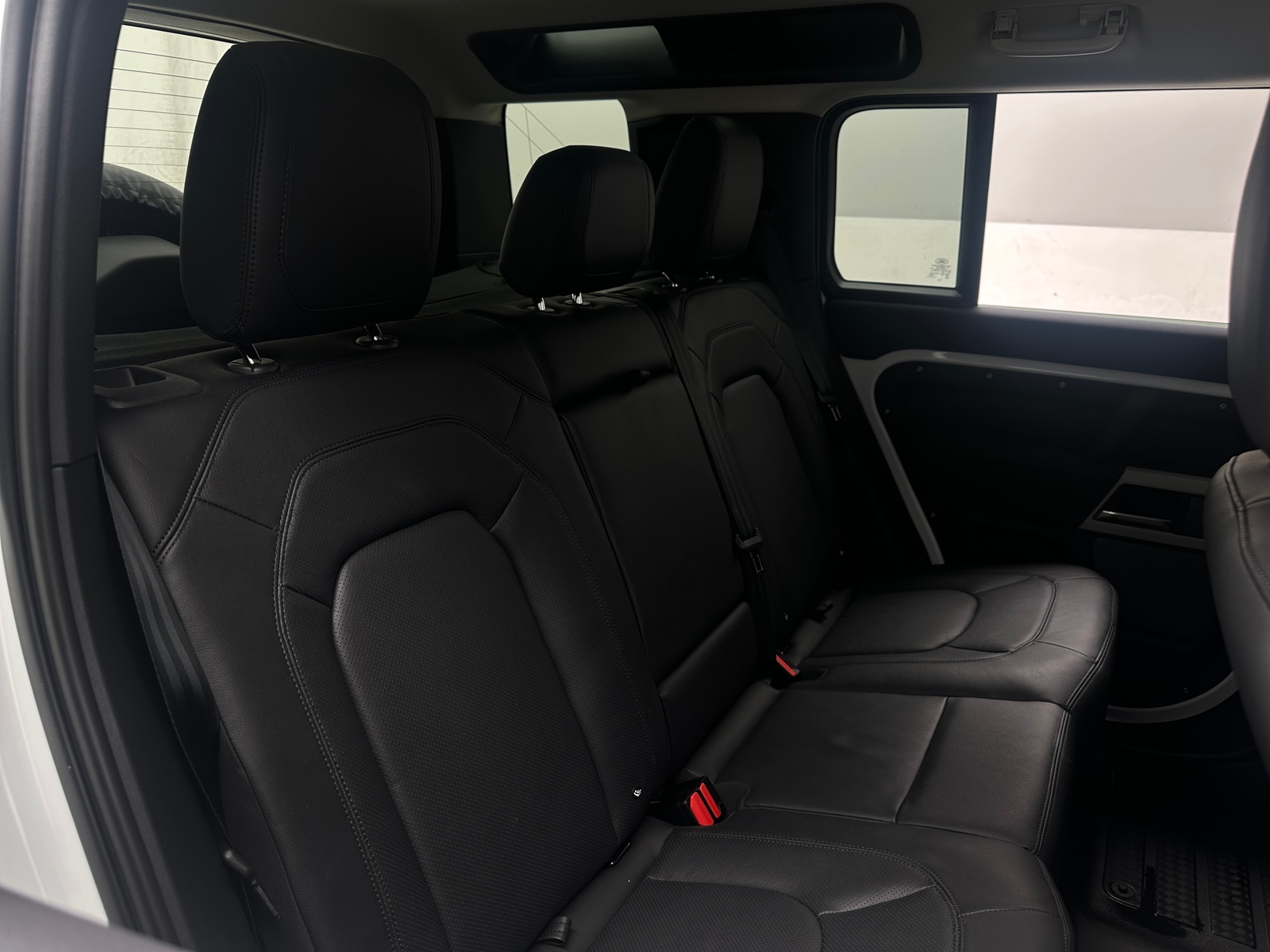 Thumbnail: 2023 Land Rover Defender - 5