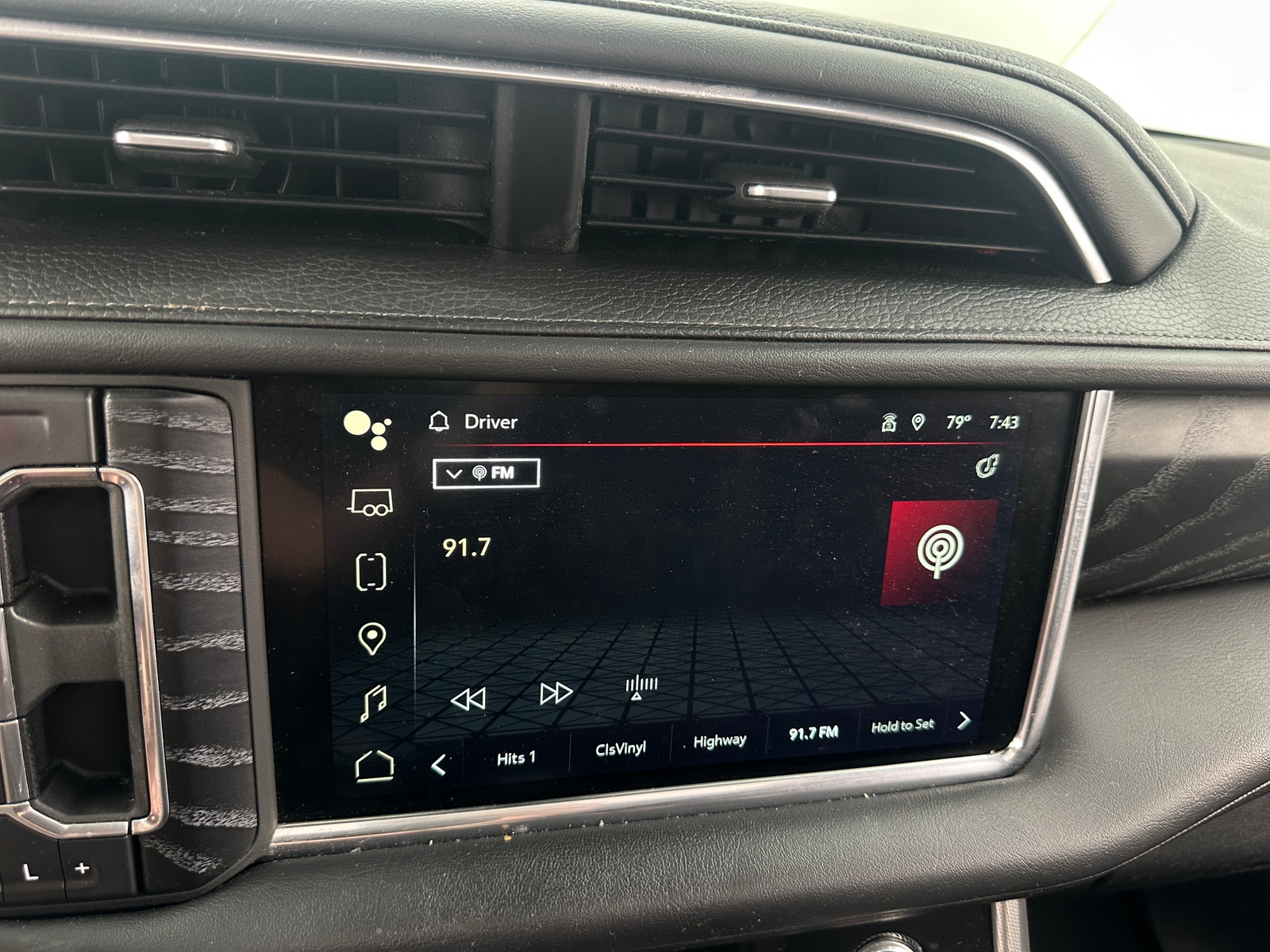 Thumbnail: 2022 GMC Yukon XL - 3