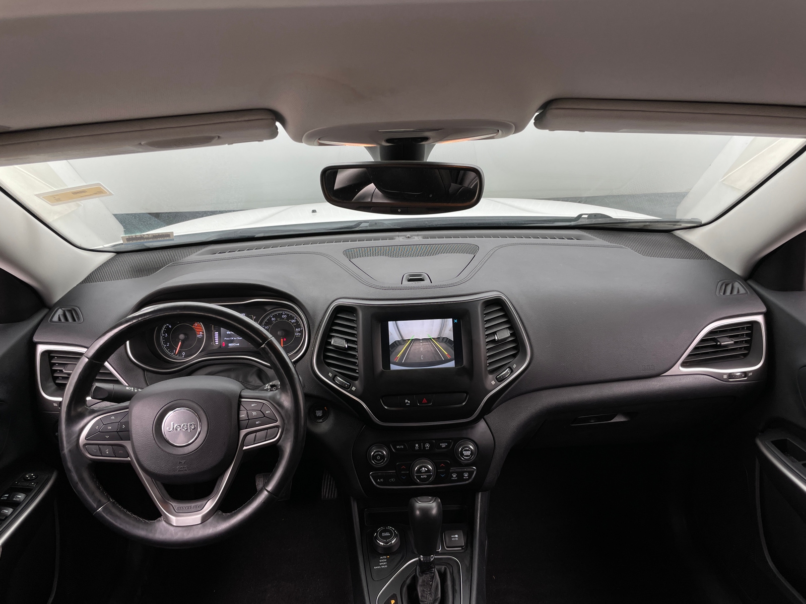 Thumbnail: 2019 Jeep Cherokee - 3