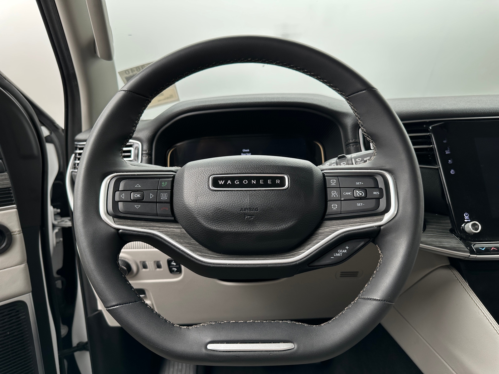 Thumbnail: 2024 Jeep Wagoneer - 4