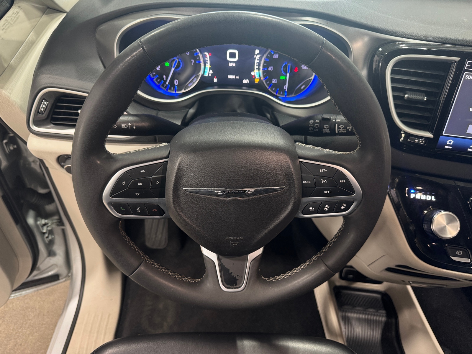 Thumbnail: 2024 Chrysler Pacifica - 4