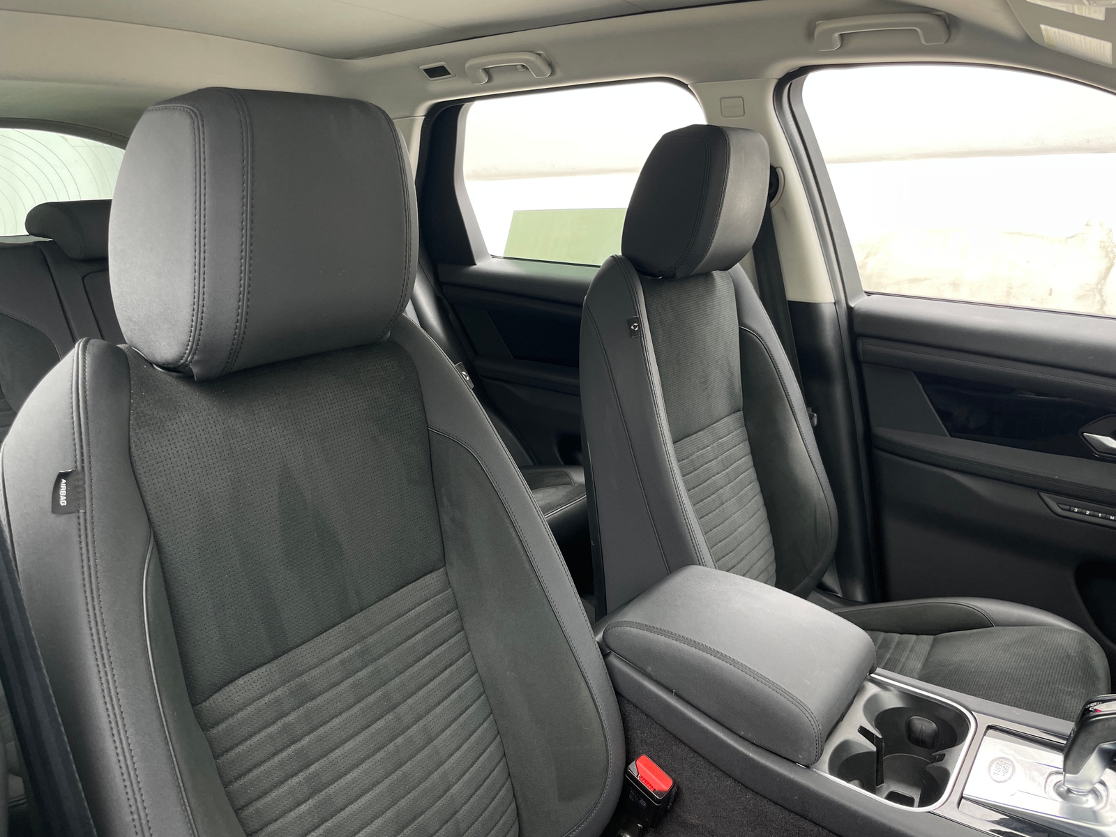 Thumbnail: 2020 Land Rover Discovery Sport - 2