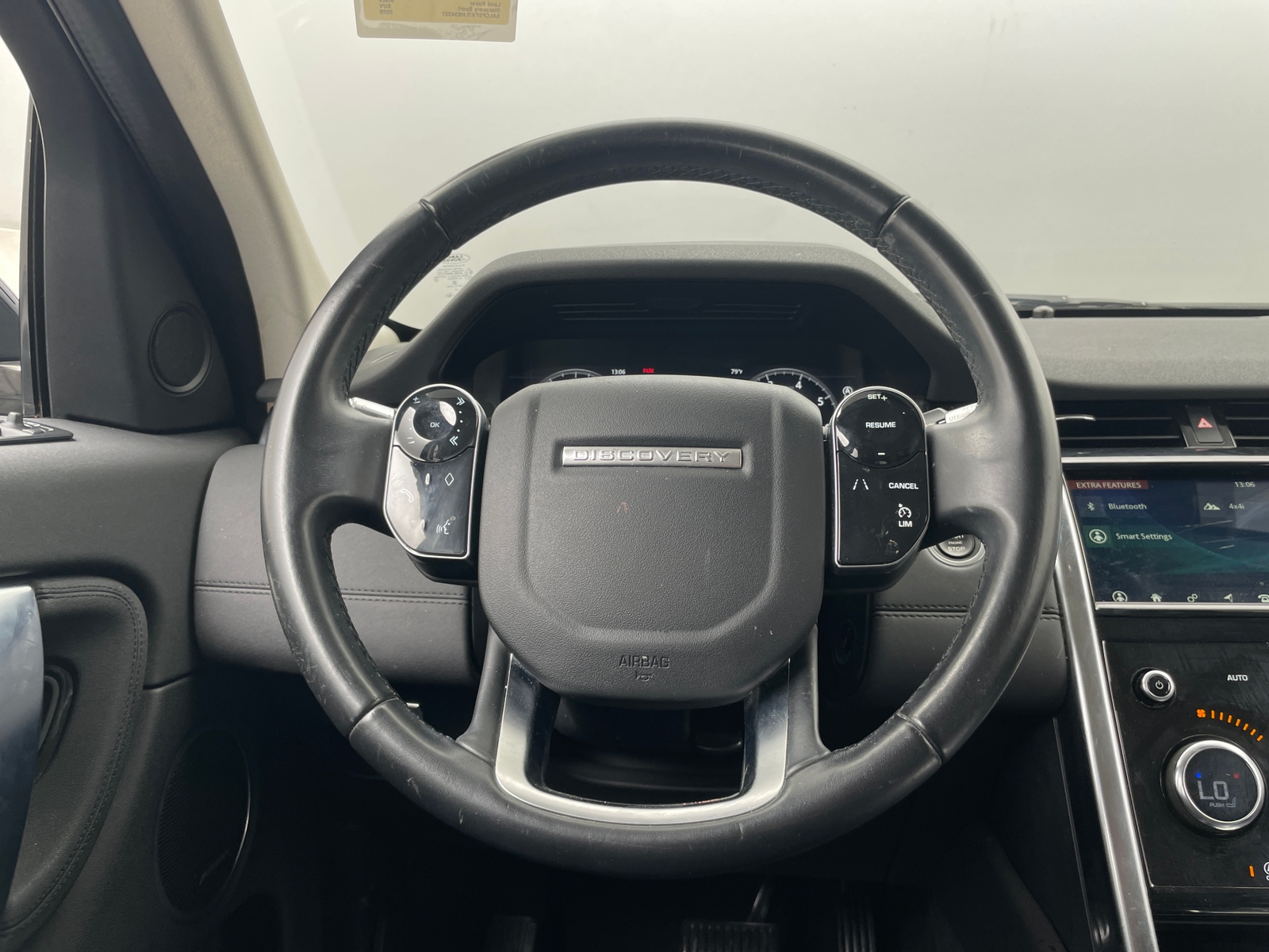 Thumbnail: 2020 Land Rover Discovery Sport - 5