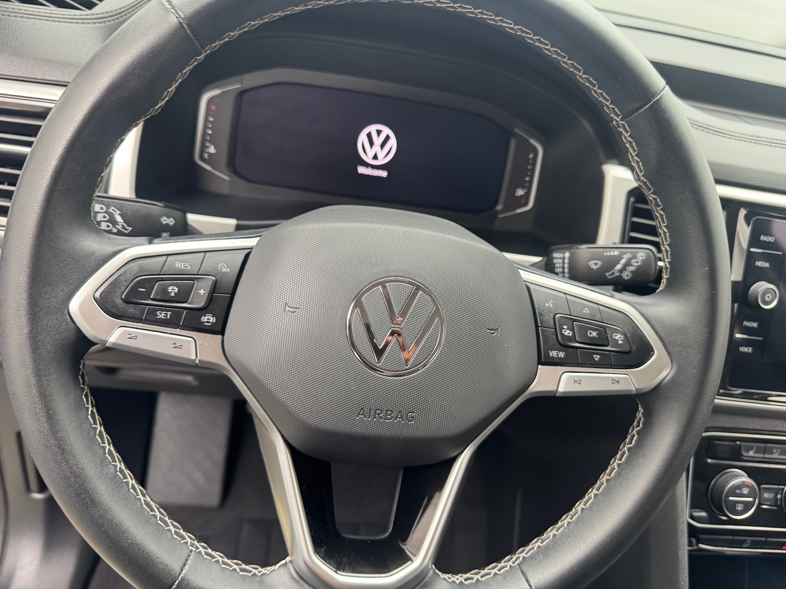 Thumbnail: 2022 Volkswagen Atlas - 4