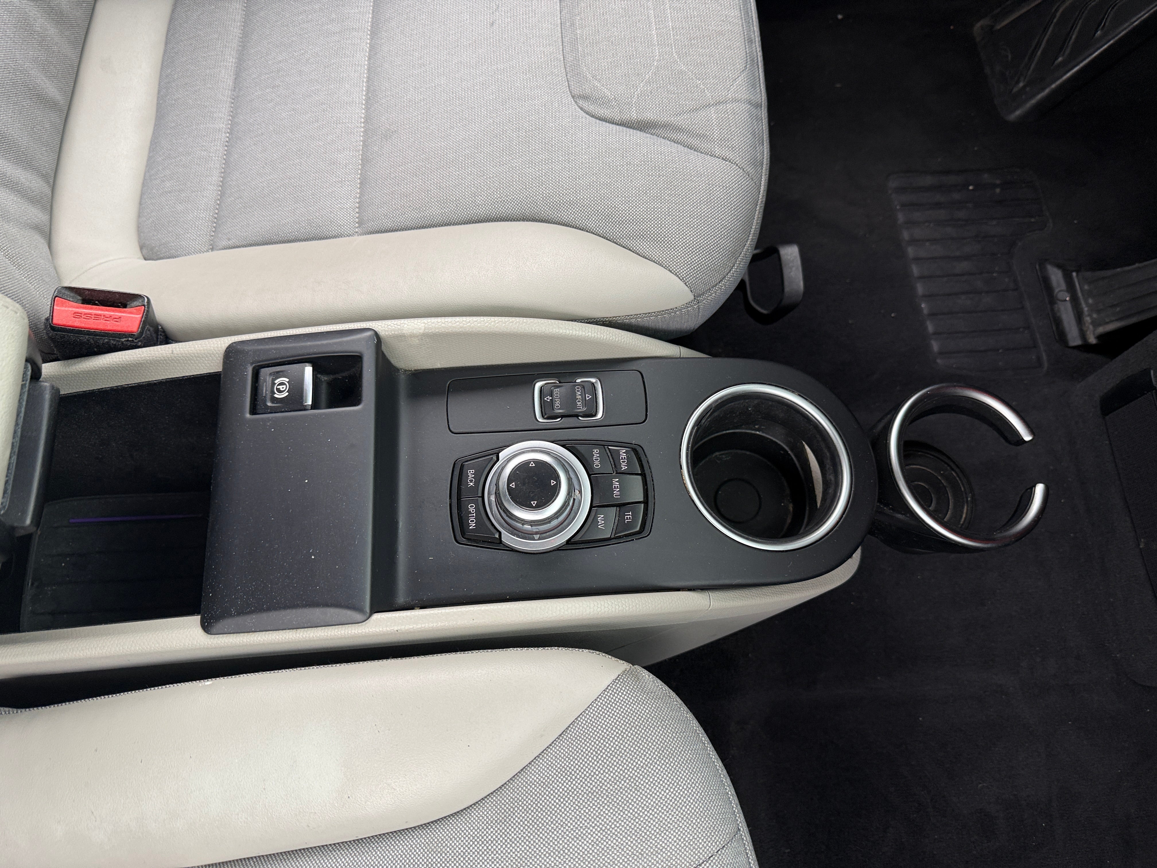 Used 2016 BMW i3 Mega World with VIN WBY1Z2C59GV556347 for sale in Oak Creek, WI