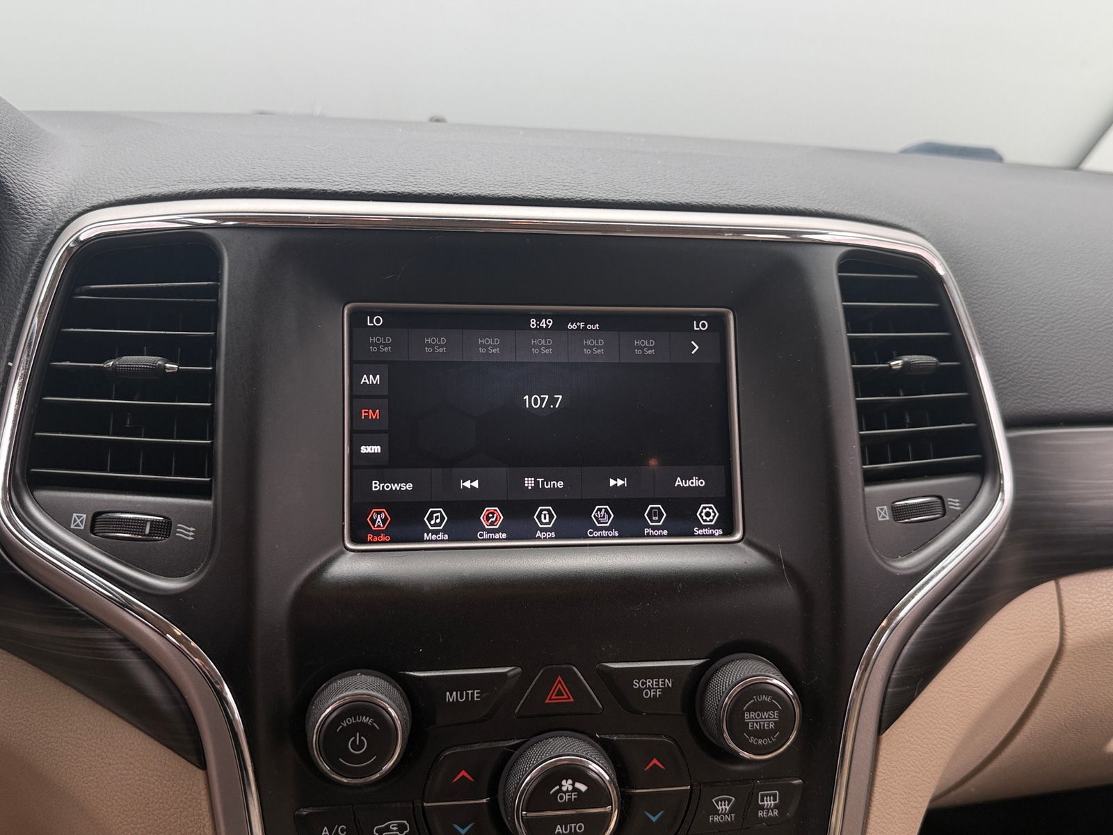Thumbnail: 2019 Jeep Grand Cherokee - 4