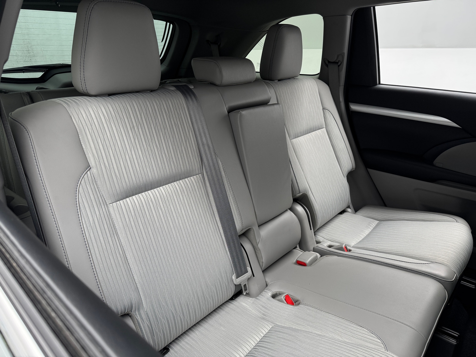 Thumbnail: 2019 Toyota Highlander - 6