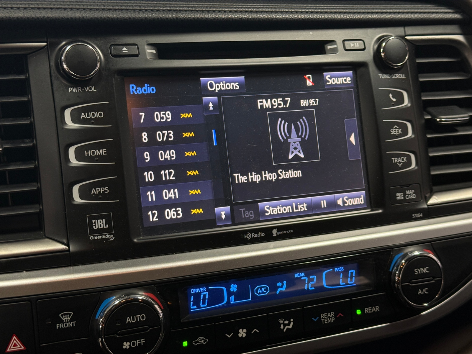 Thumbnail: 2015 Toyota Highlander - 3