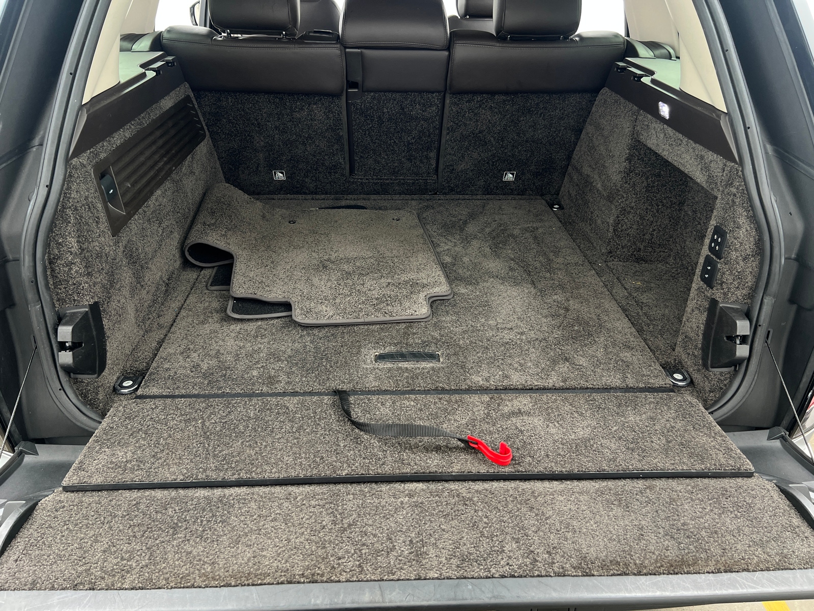 Thumbnail: 2018 Land Rover Range Rover - 6