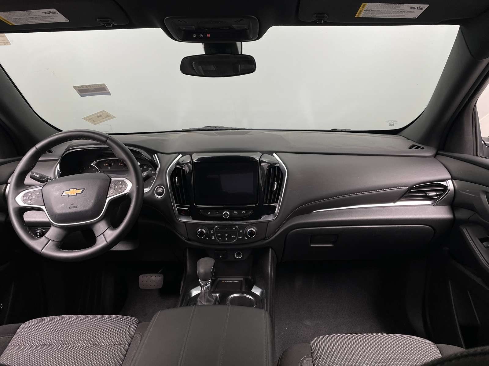 Thumbnail: 2023 Chevrolet Traverse - 3