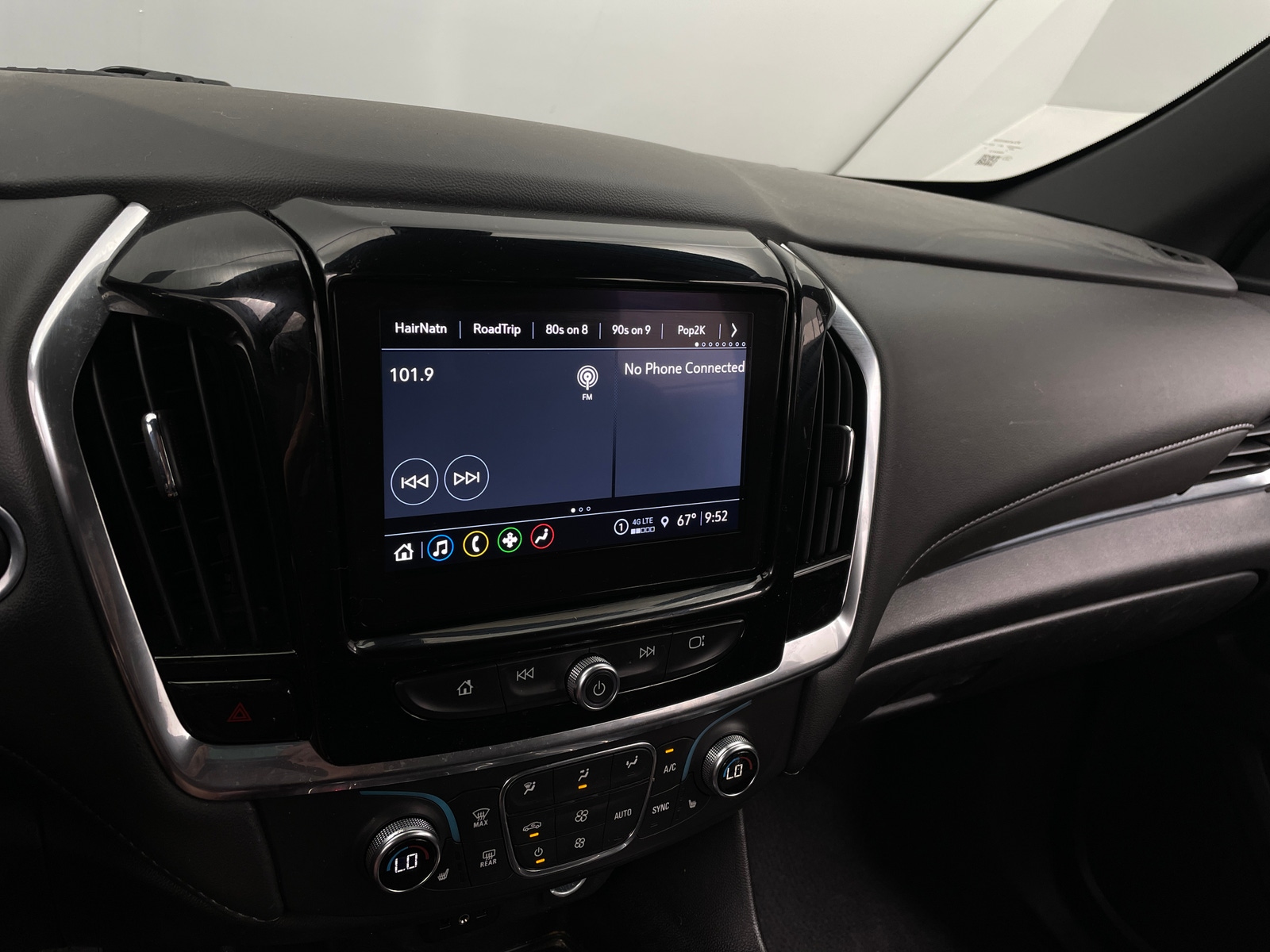 Thumbnail: 2023 Chevrolet Traverse - 4