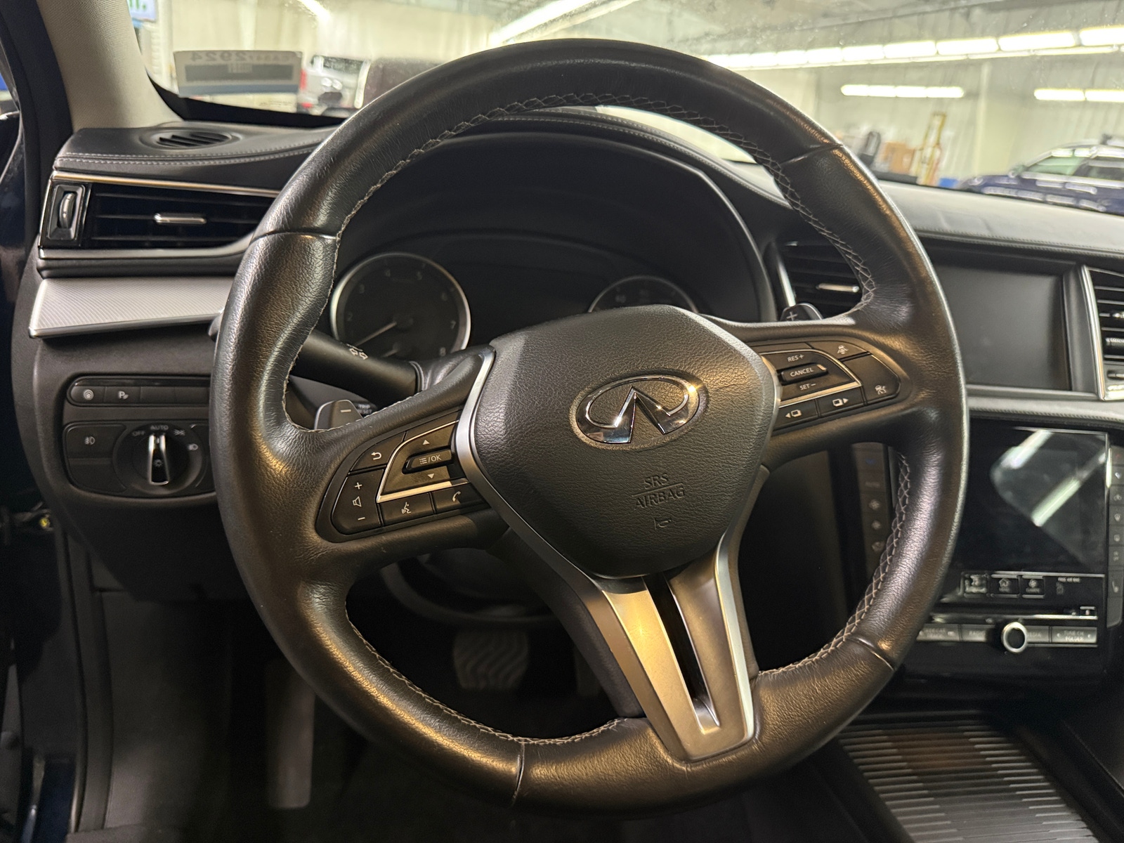 Thumbnail: 2019 INFINITI QX50 - 4