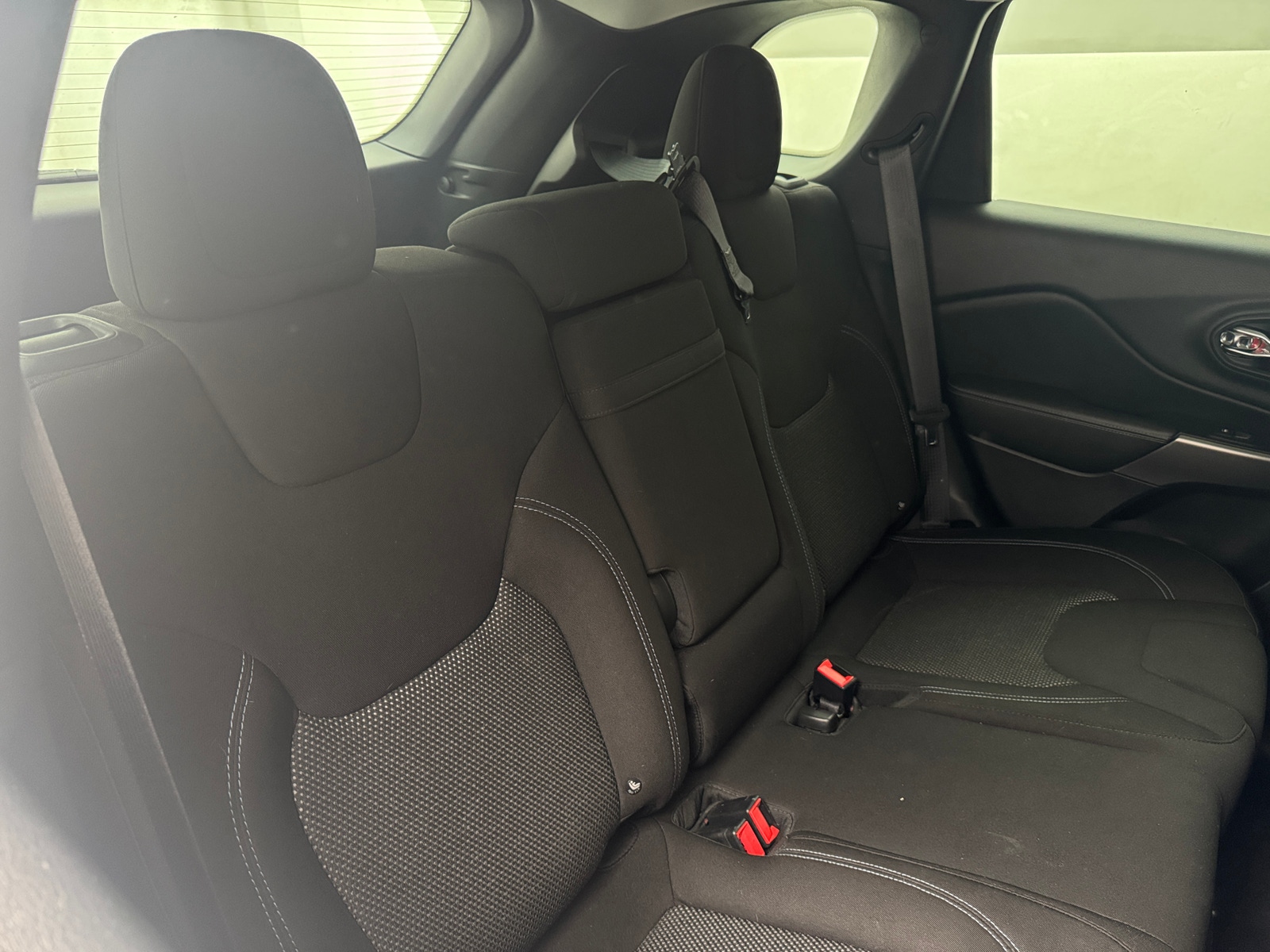 Thumbnail: 2019 Jeep Cherokee - 6