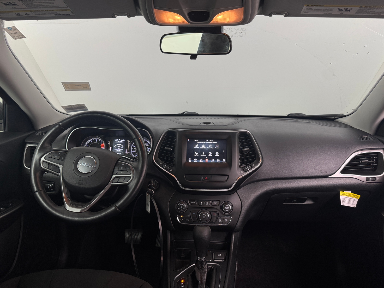 Thumbnail: 2019 Jeep Cherokee - 3