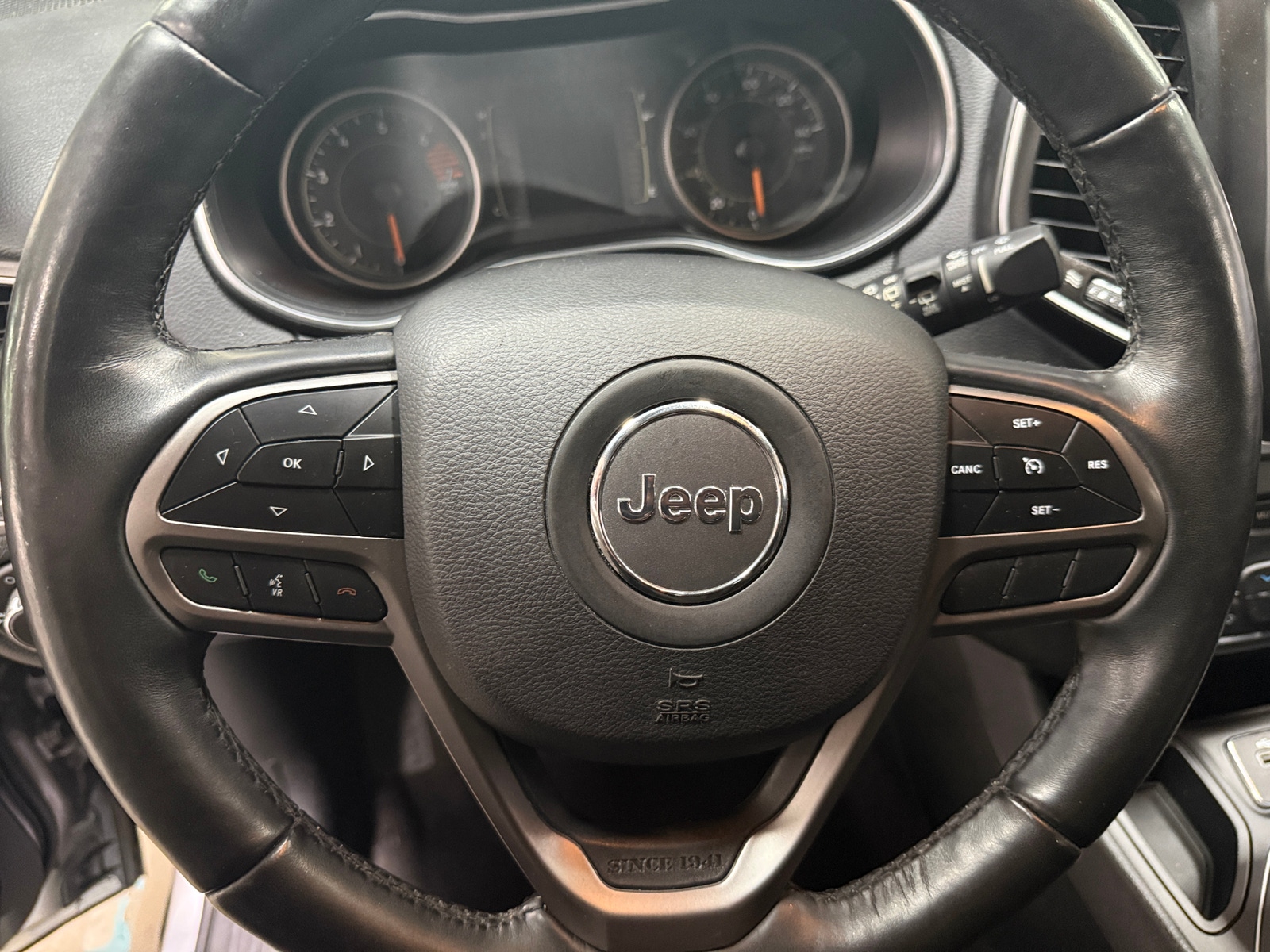 Thumbnail: 2019 Jeep Cherokee - 5