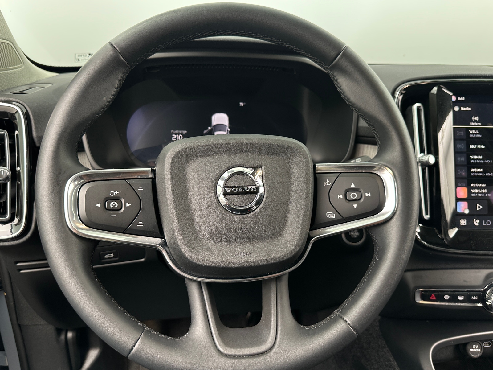 Thumbnail: 2026 Volvo XC40 - 4