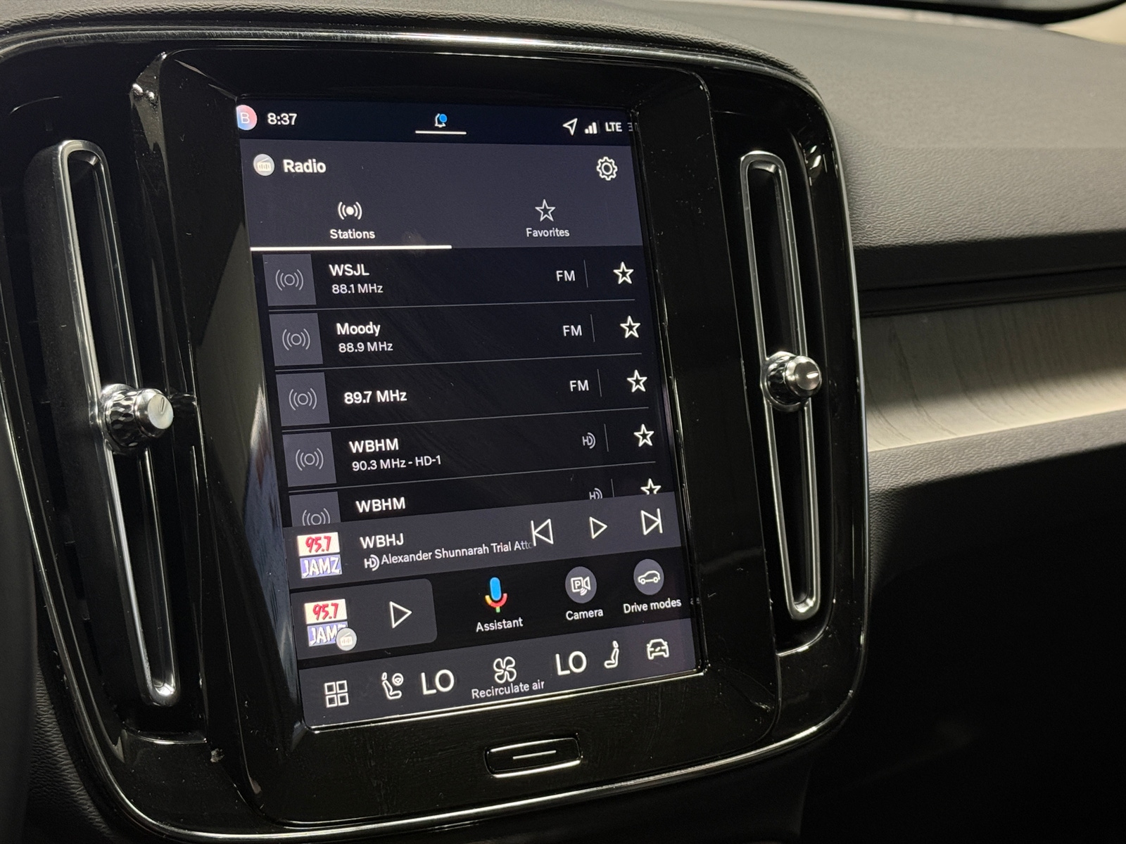 Thumbnail: 2026 Volvo XC40 - 3