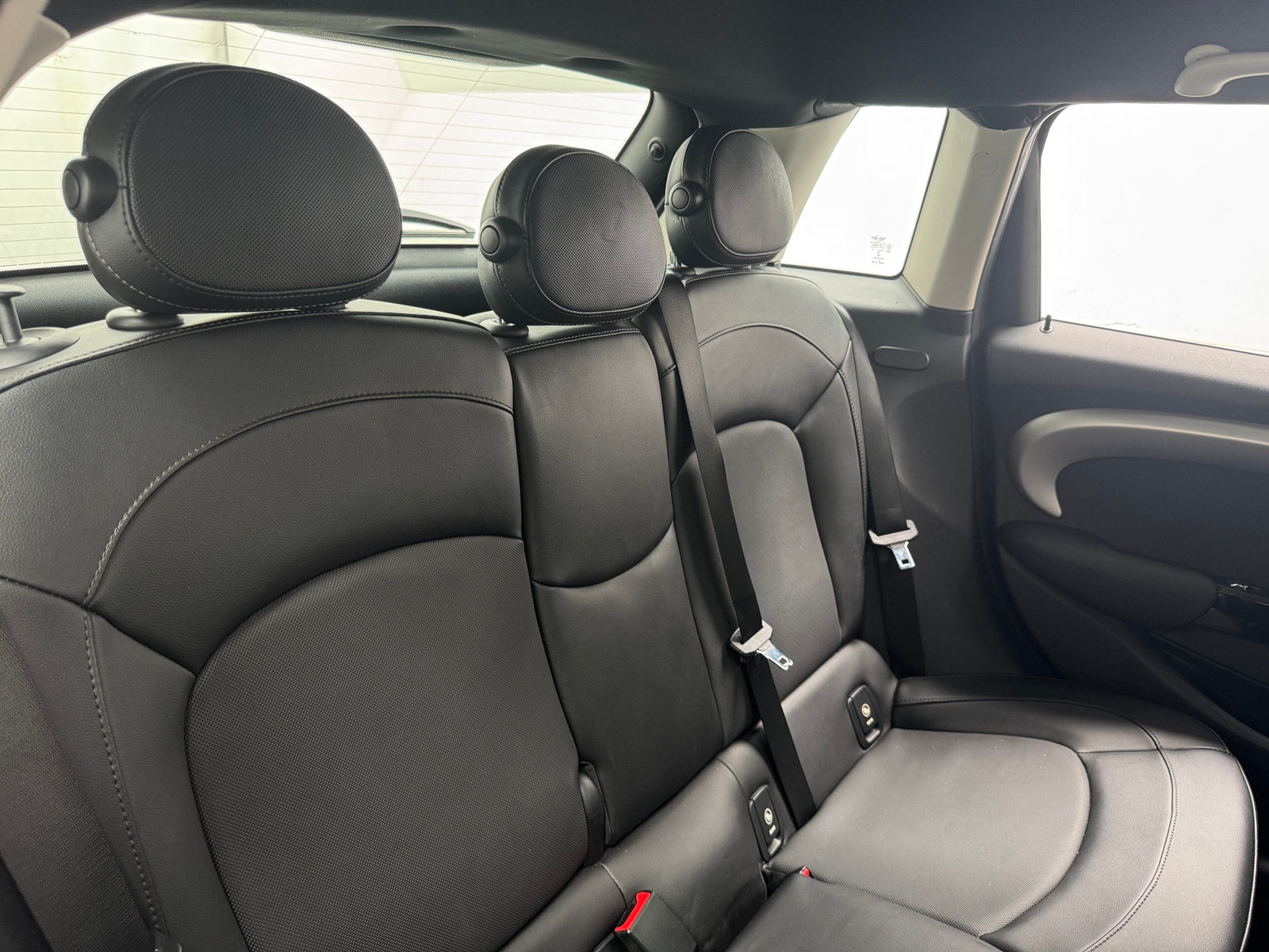 Thumbnail: 2015 MINI Cooper Hardtop - 5