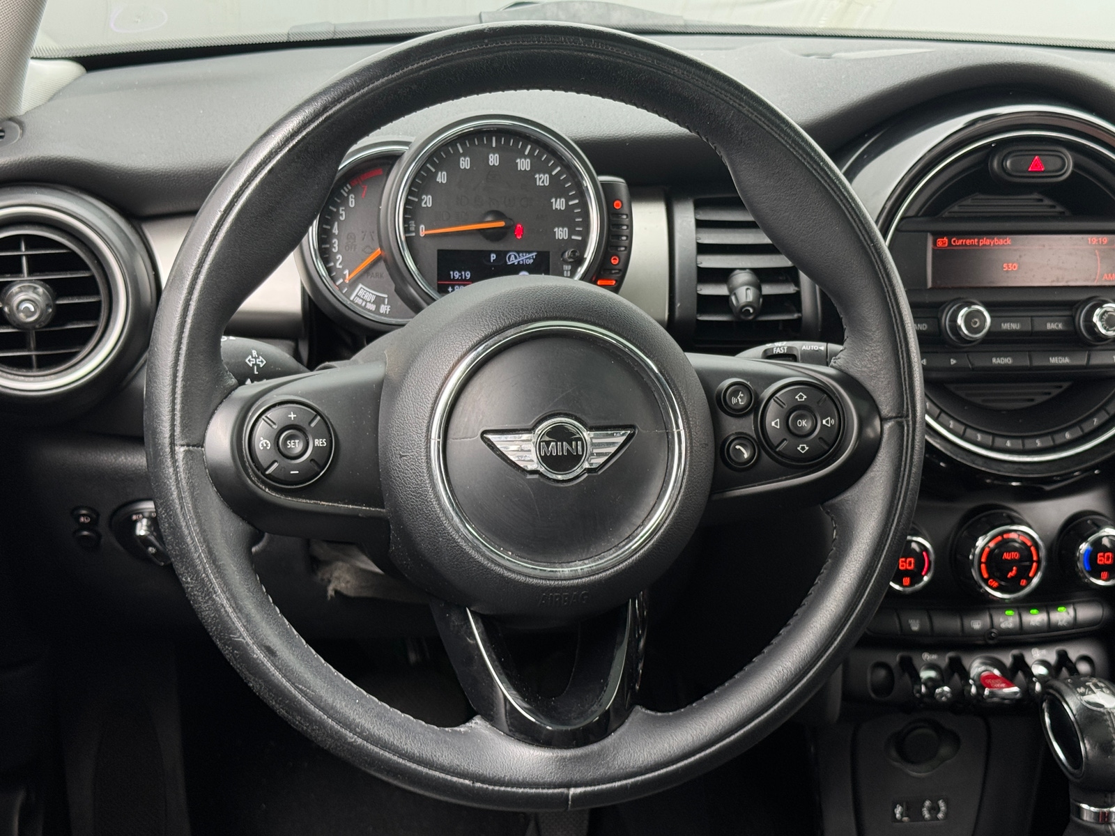 Thumbnail: 2015 MINI Cooper Hardtop - 4
