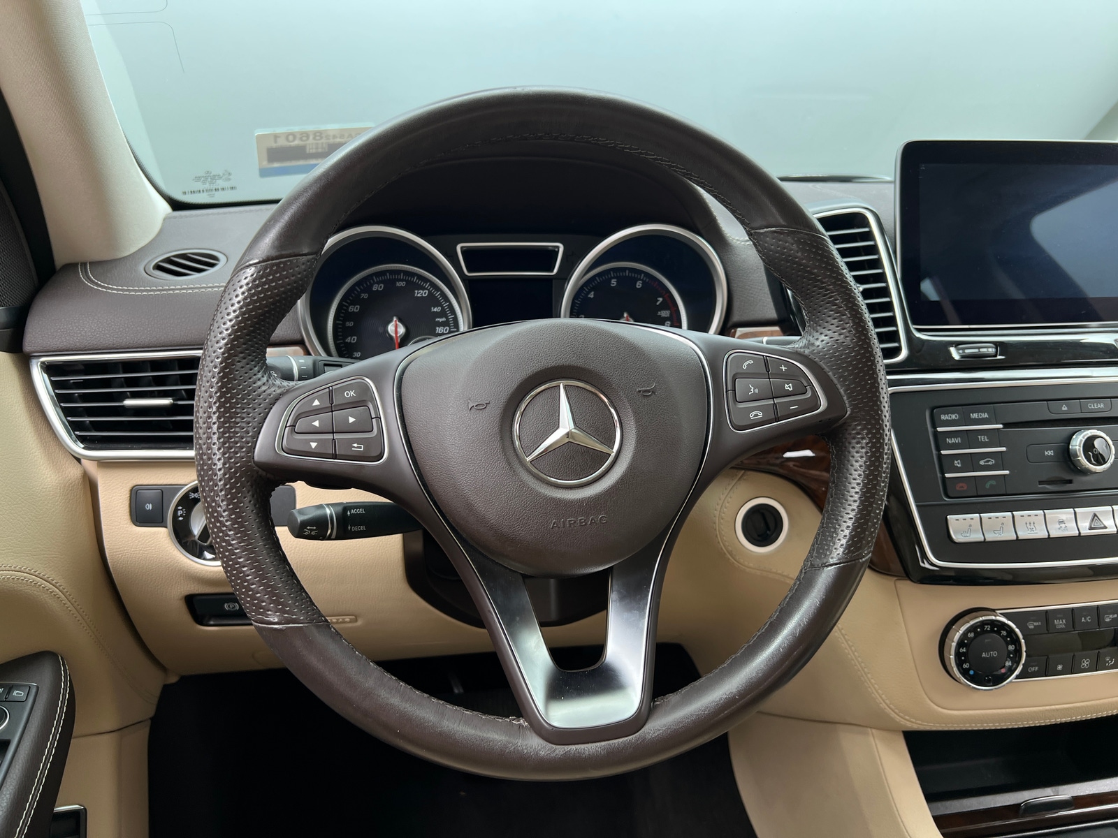 Thumbnail: 2017 Mercedes-Benz GLE - 4