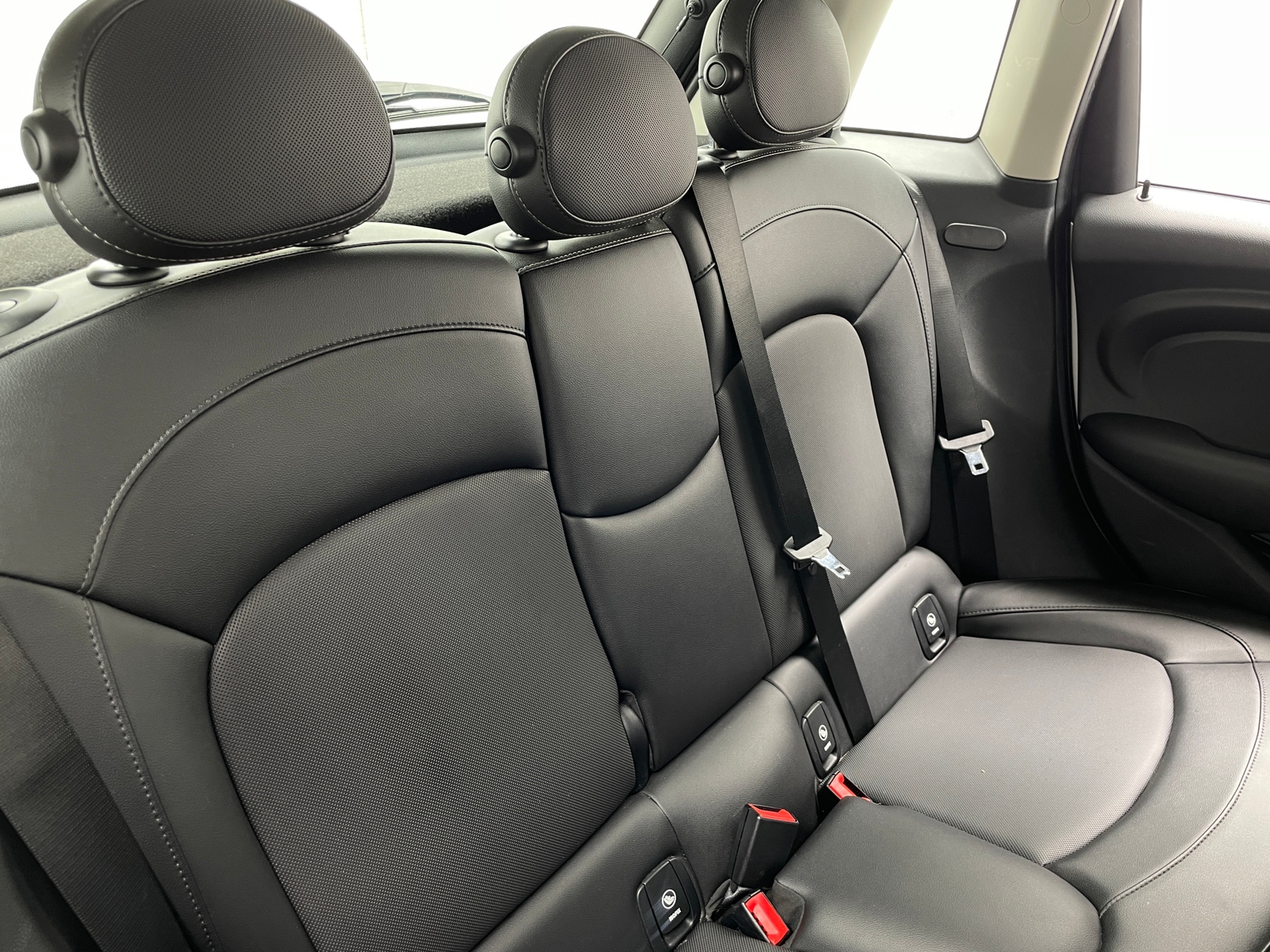 Thumbnail: 2016 MINI Cooper Hardtop - 5