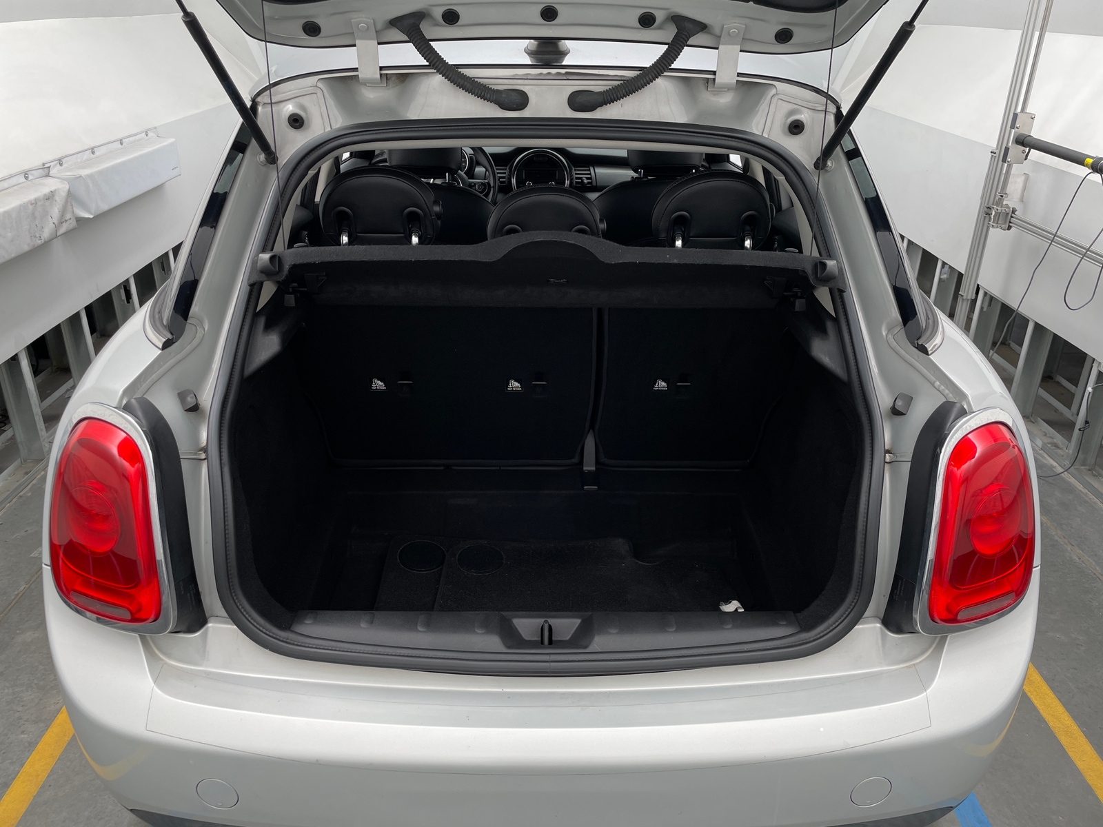 Thumbnail: 2016 MINI Cooper Hardtop - 6