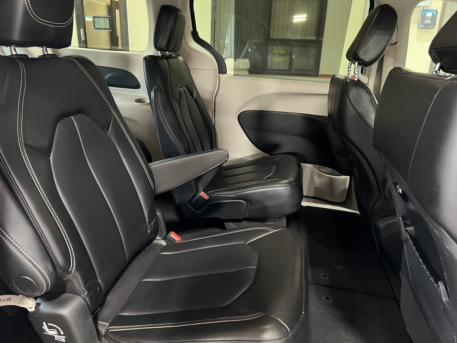 Thumbnail: 2023 Chrysler Pacifica - 5