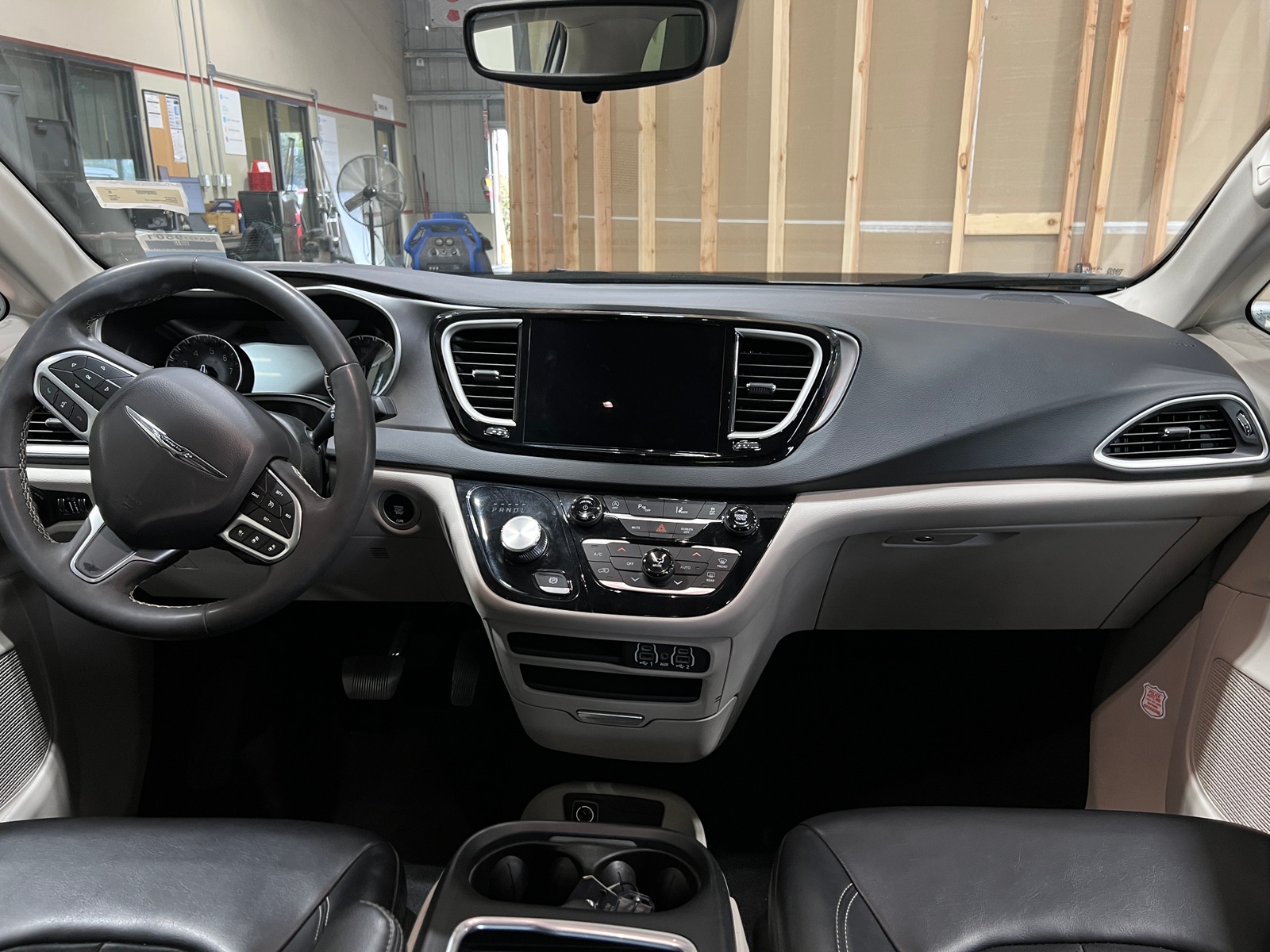 Thumbnail: 2023 Chrysler Pacifica - 2