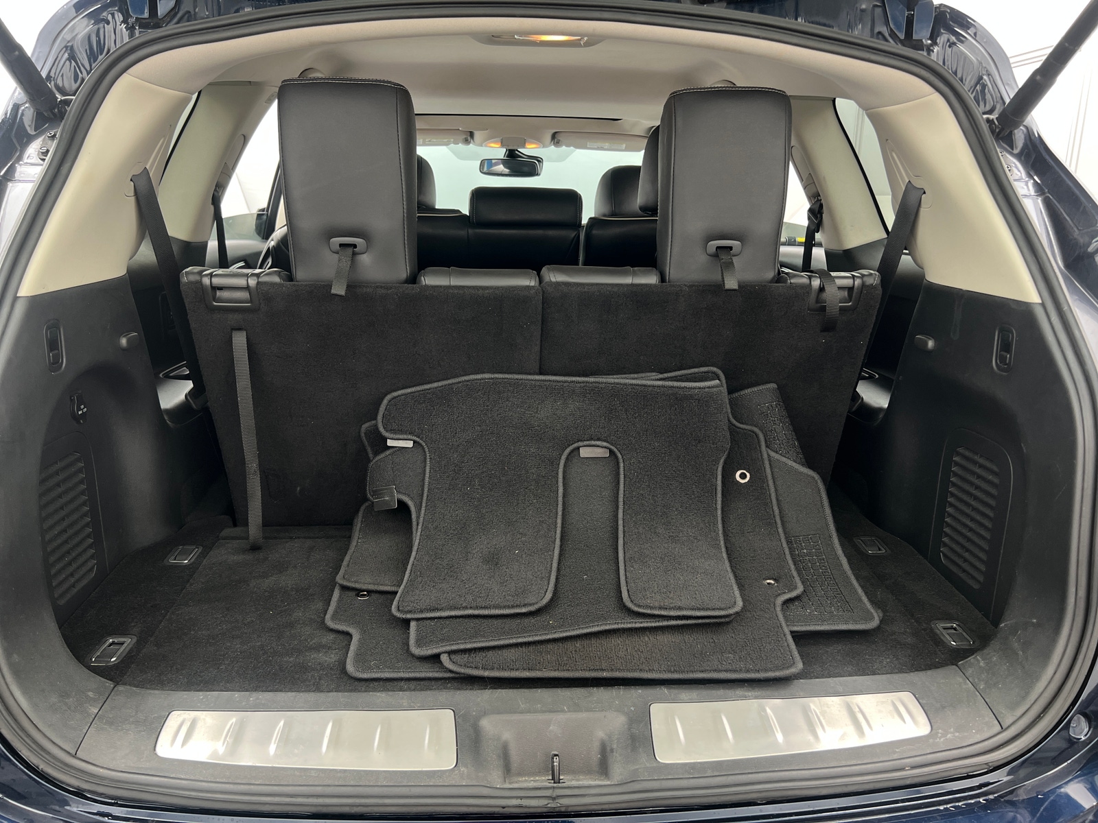 Thumbnail: 2019 INFINITI QX60 - 6