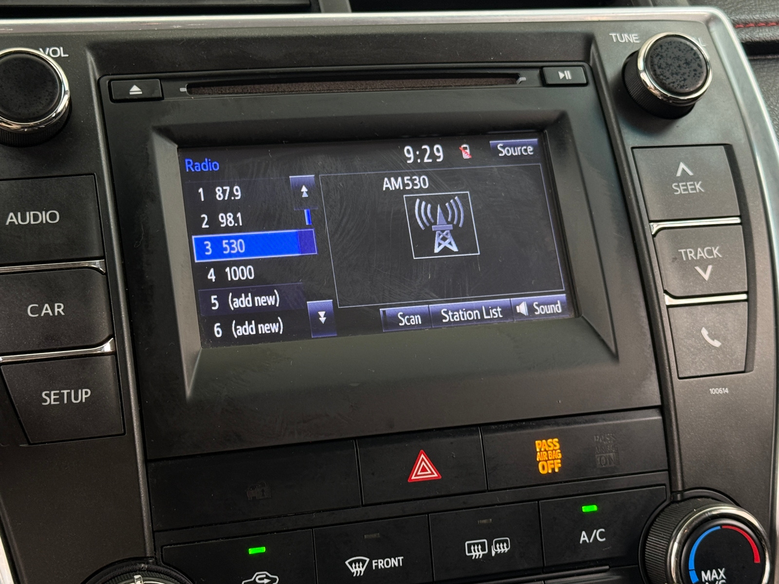 Thumbnail: 2016 Toyota Camry - 4