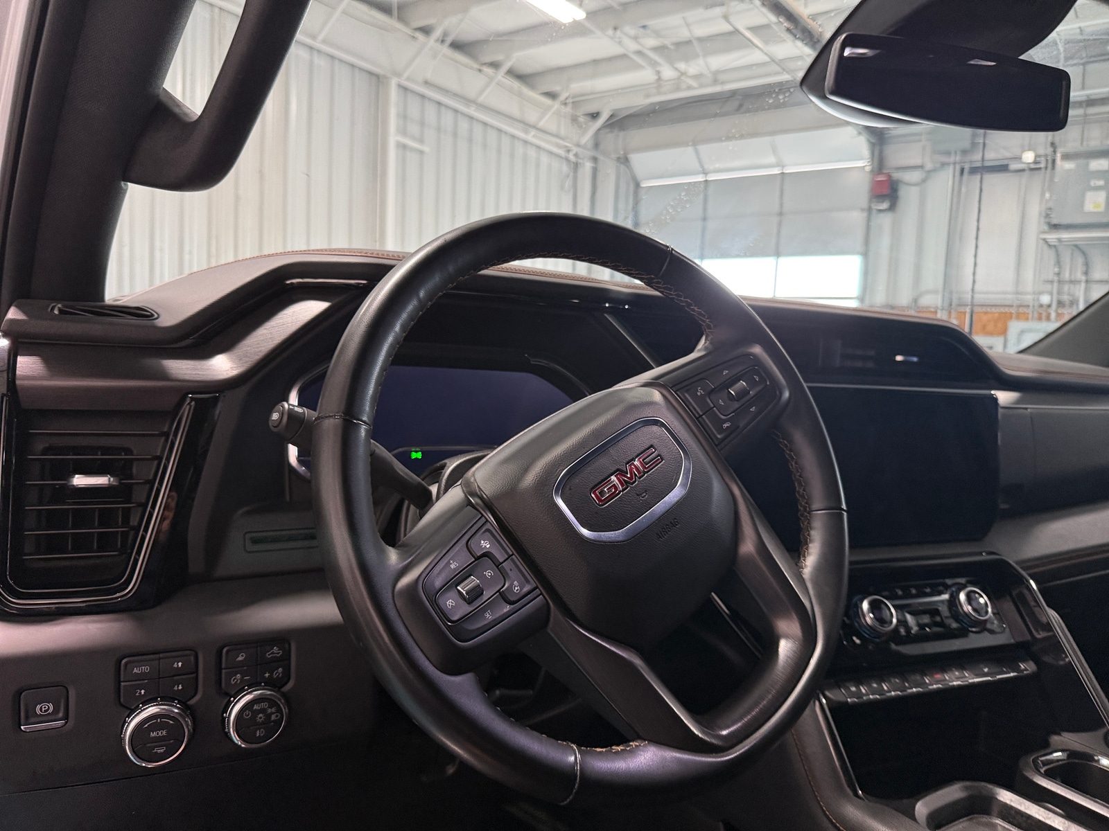 Thumbnail: 2025 GMC Sierra 2500 - 4
