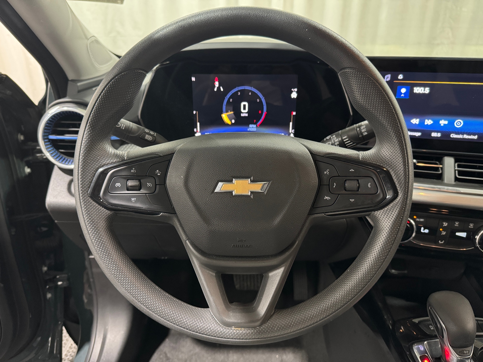 Thumbnail: 2025 Chevrolet Trax - 5