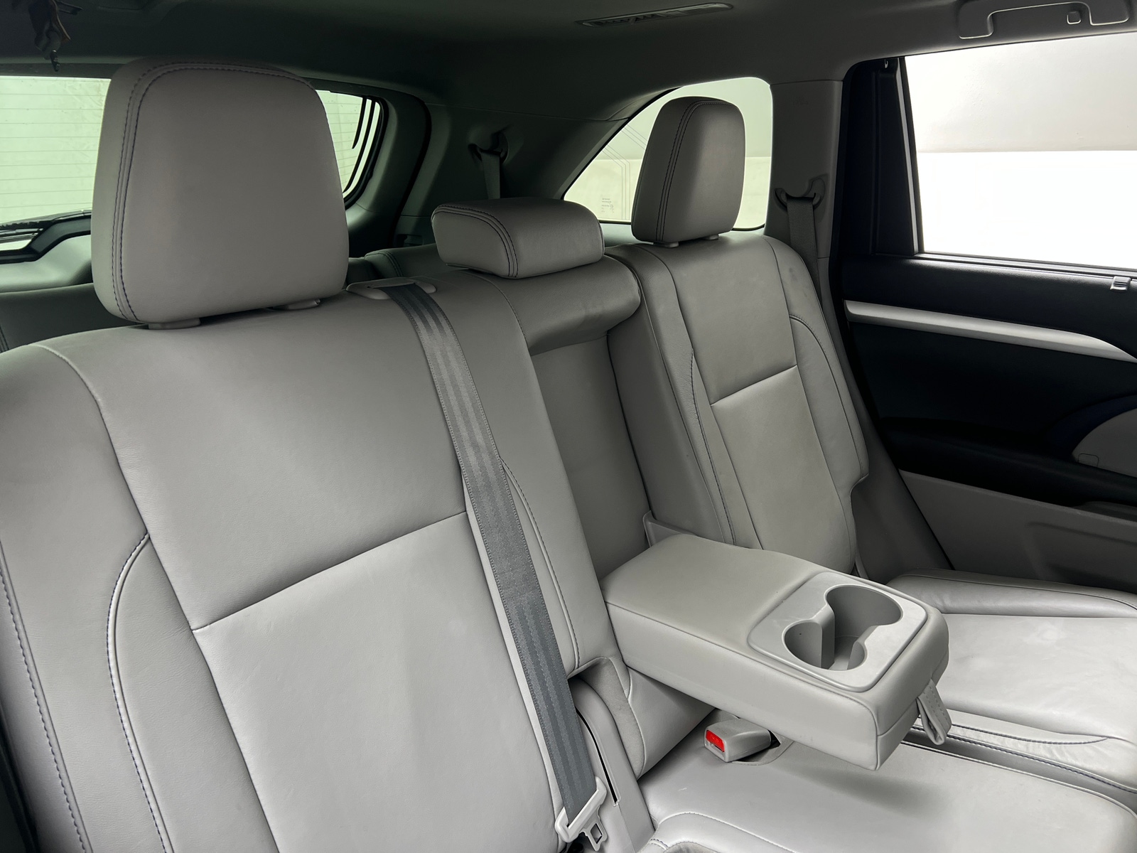 Thumbnail: 2017 Toyota Highlander - 5