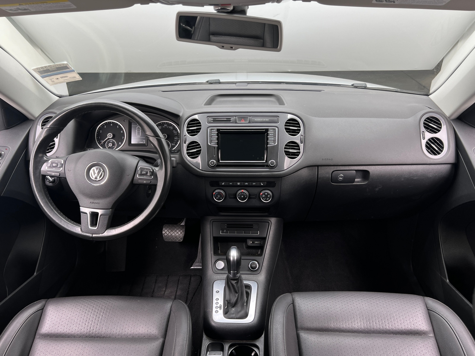 Thumbnail: 2017 Volkswagen Tiguan - 3