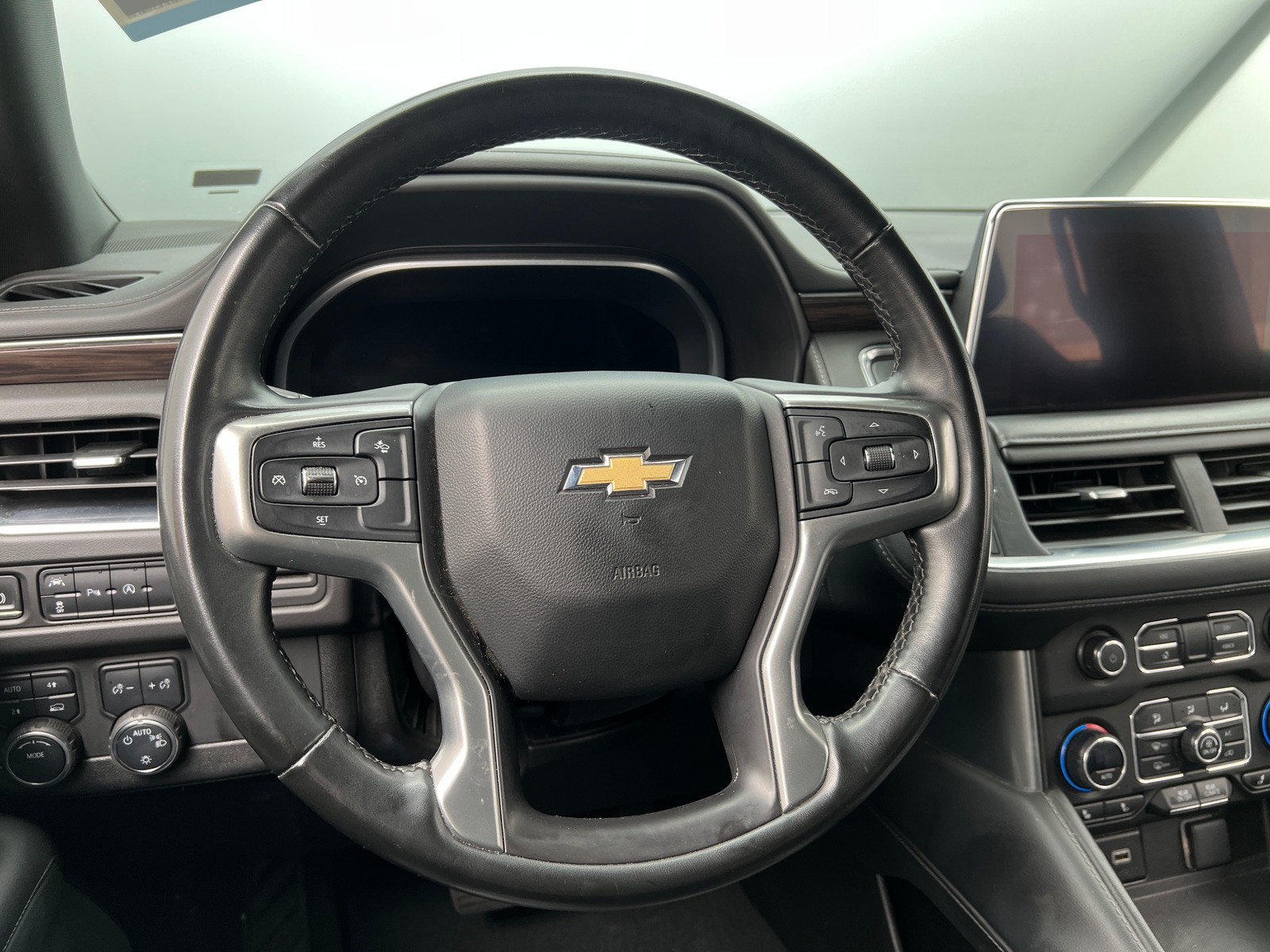Thumbnail: 2023 Chevrolet Suburban - 4