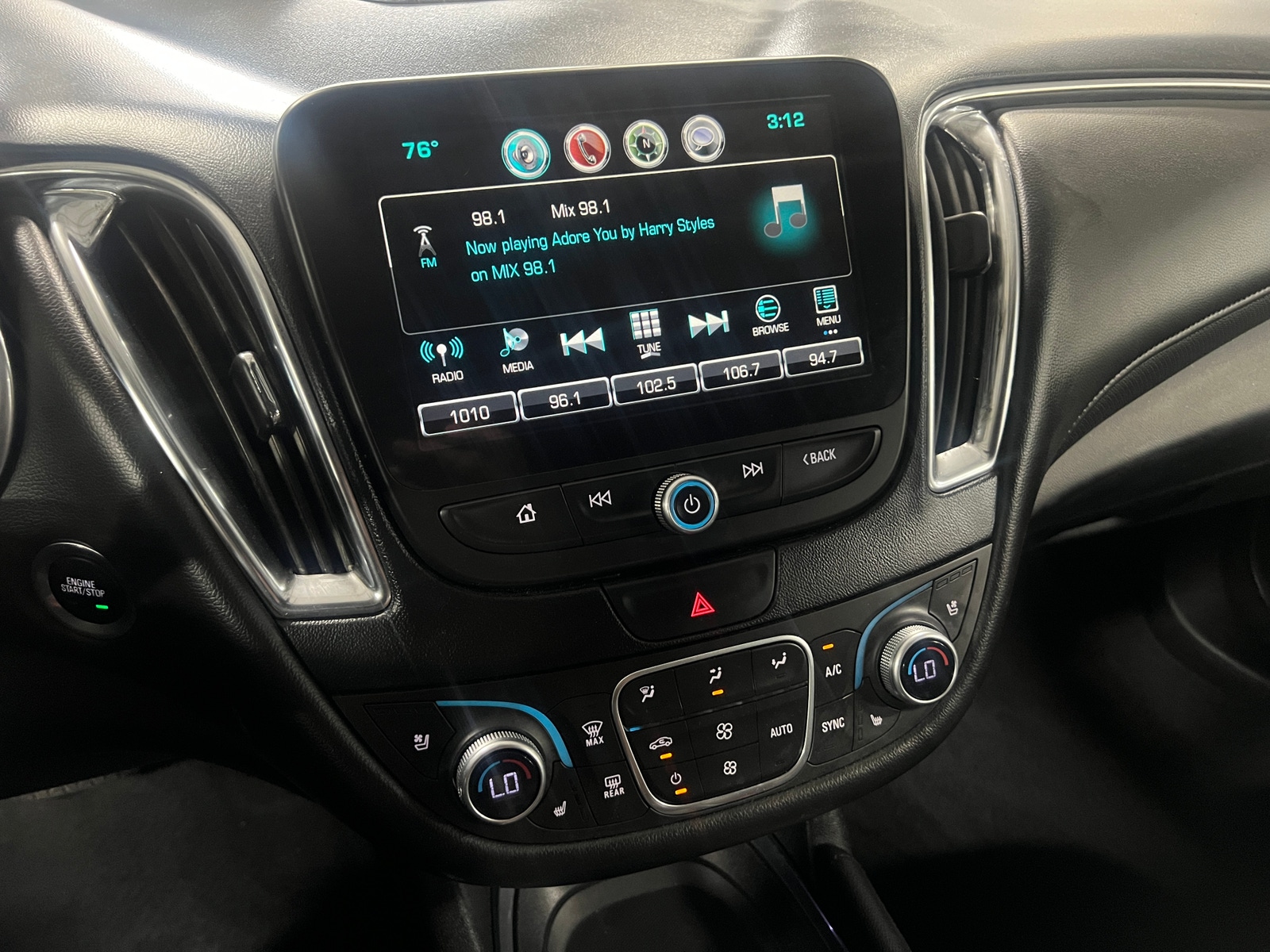 Thumbnail: 2018 Chevrolet Malibu - 3
