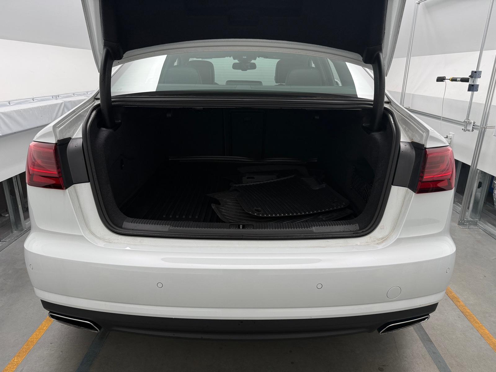 Thumbnail: 2016 Audi A6 - 6