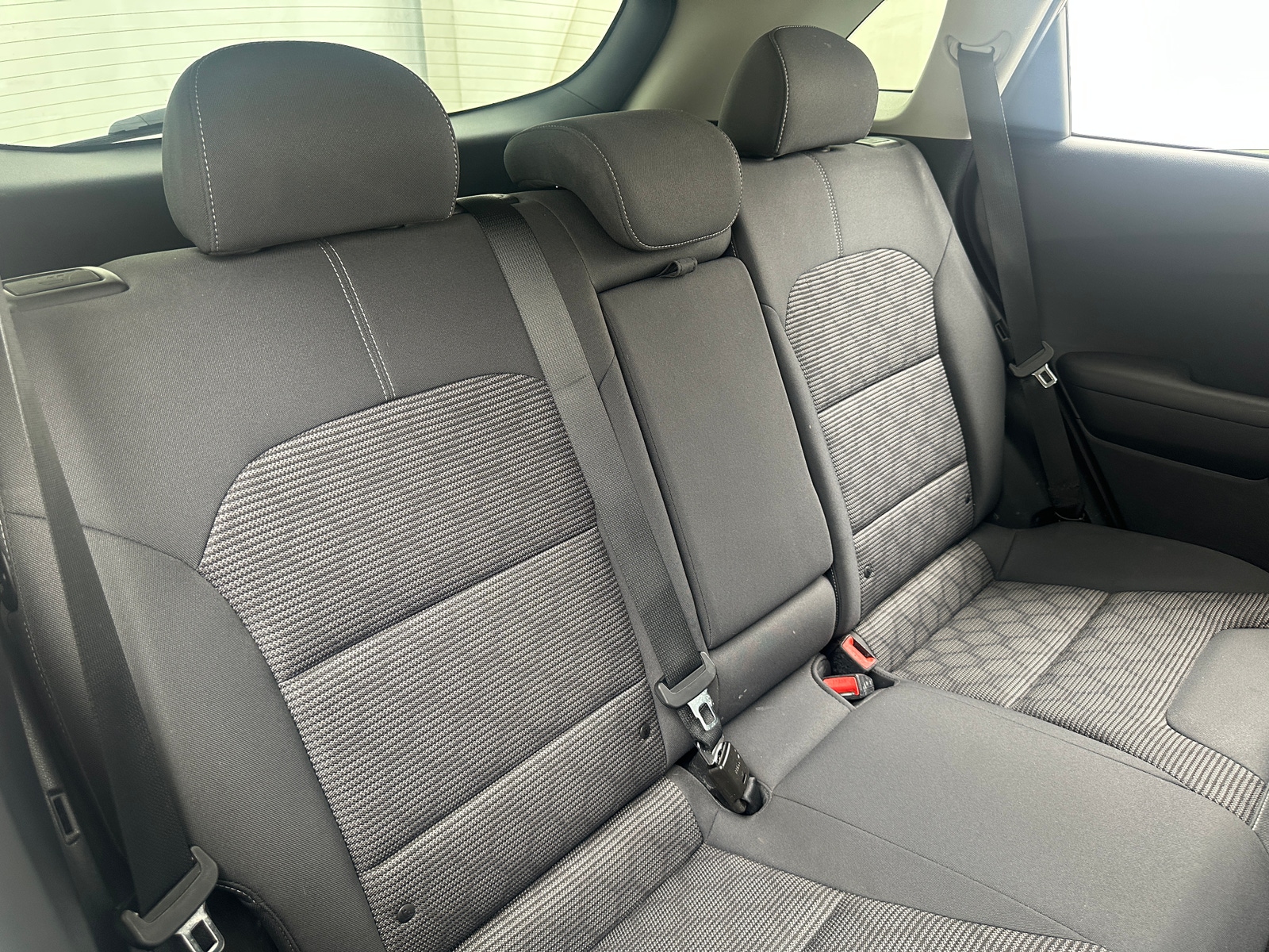 Thumbnail: 2017 Kia Niro - 6