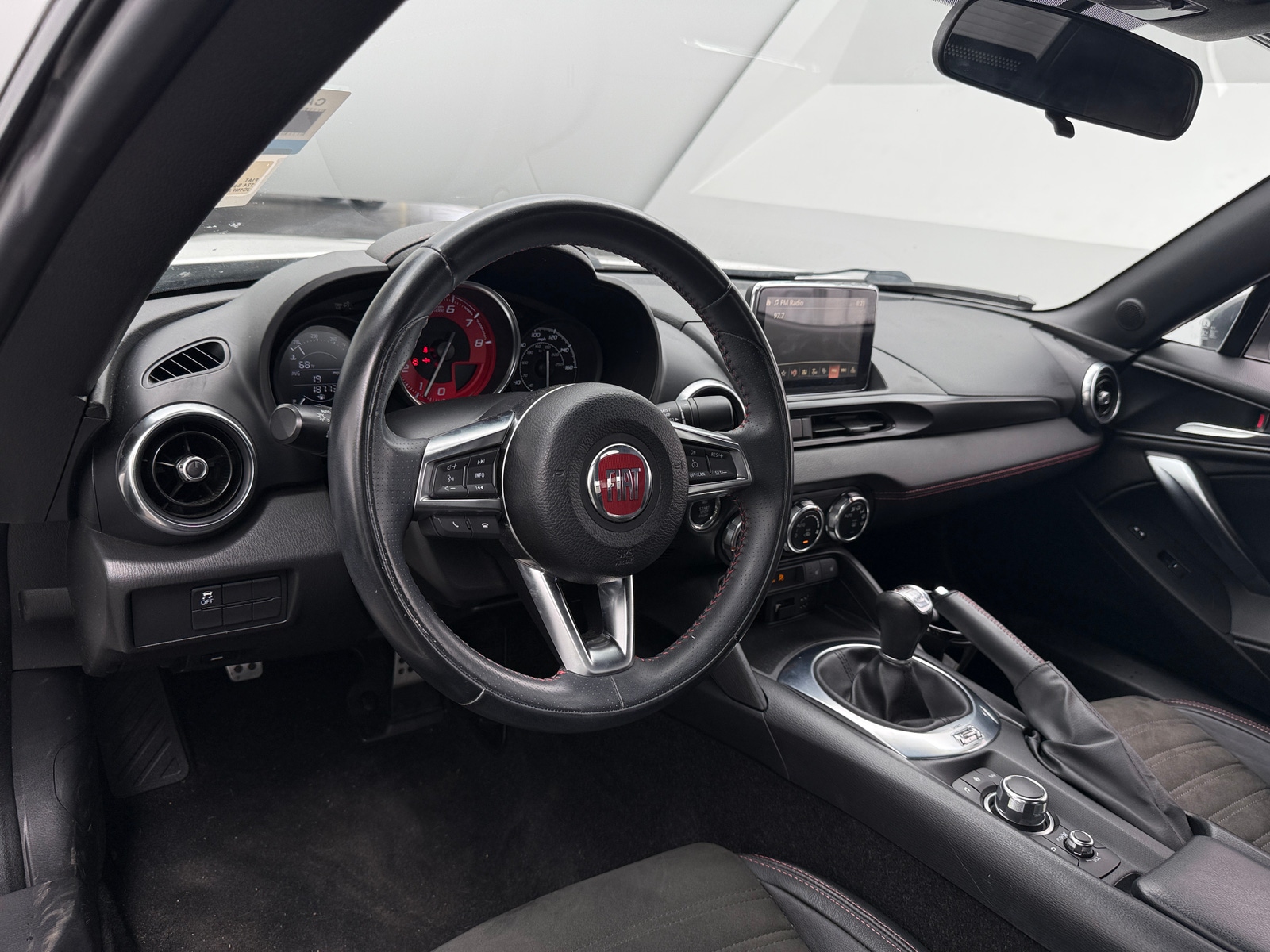 Thumbnail: 2017 Fiat 124 Spider - 3
