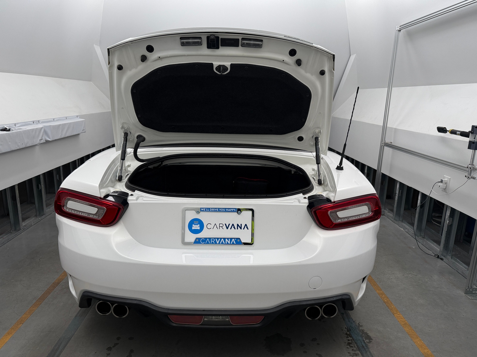 Thumbnail: 2017 Fiat 124 Spider - 6