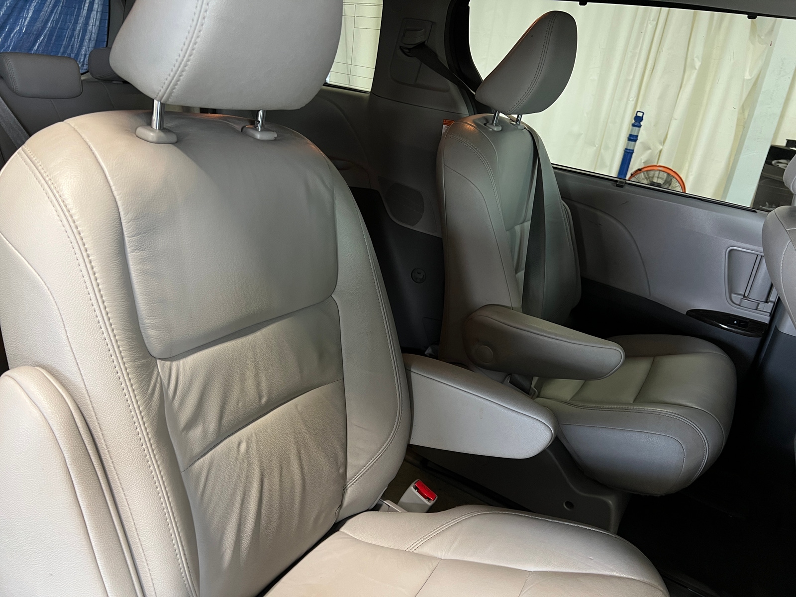 Thumbnail: 2019 Toyota Sienna - 5
