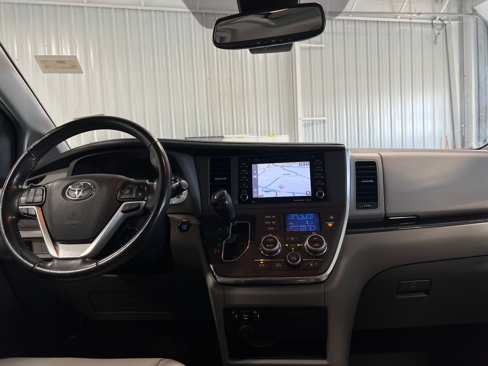 Thumbnail: 2019 Toyota Sienna - 2