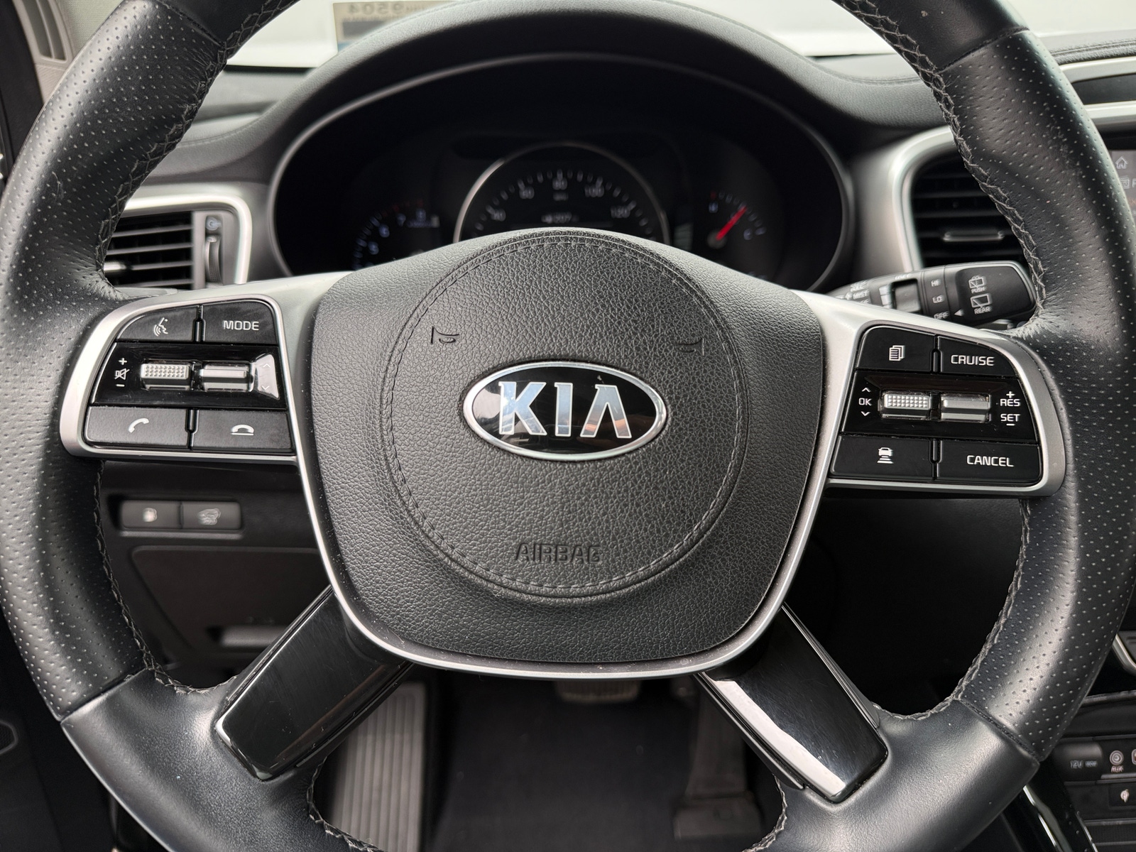 Thumbnail: 2020 Kia Sorento - 4