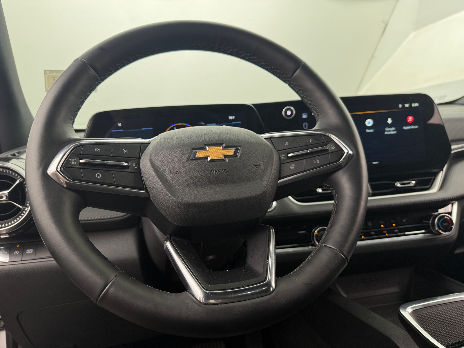 Thumbnail: 2026 Chevrolet Equinox - 5