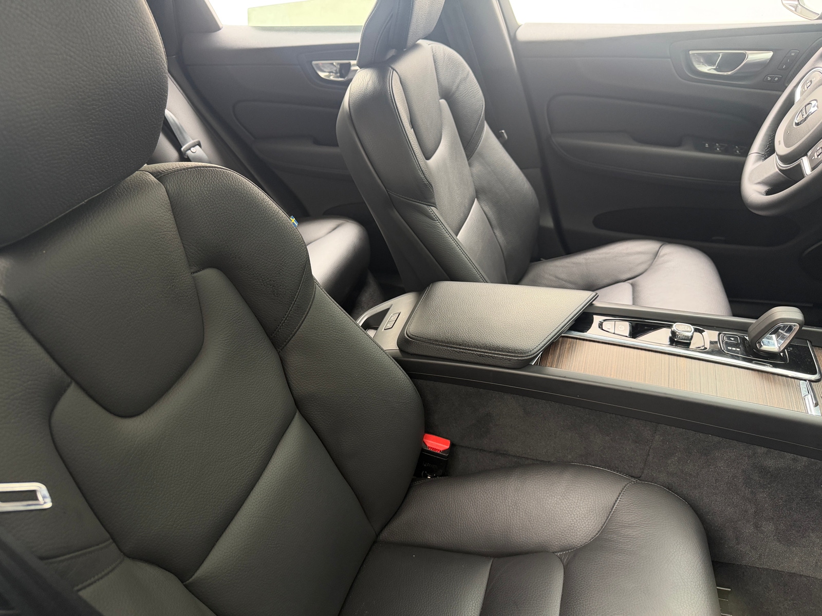Thumbnail: 2022 Volvo XC60 - 2