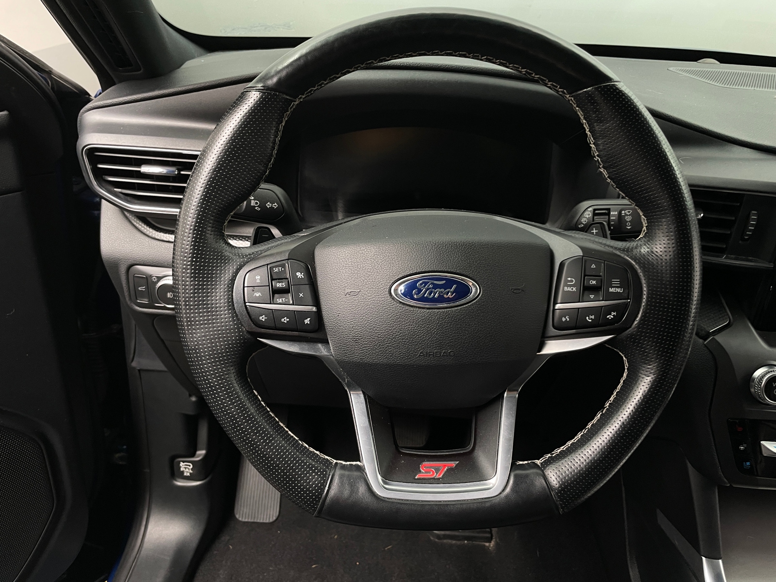 Thumbnail: 2020 Ford Explorer - 4