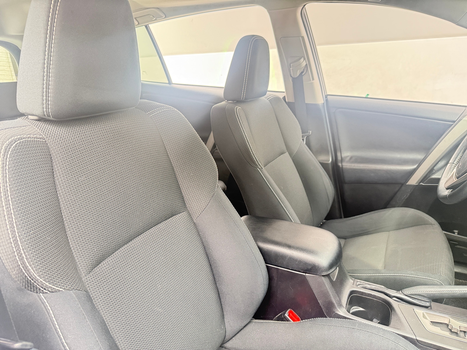 Thumbnail: 2016 Toyota RAV4 - 2